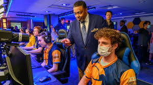 战士跌下神坛？LOL设计师宣布：削弱五大战士神装的回复能力_技能_英雄联盟_吸血