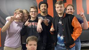 英雄联盟S13欧刚被T1赶出基地了，公开支持Theshy，Homme预测冠军_战队_bg_决赛