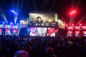 《英雄联盟》手游公布代言人：王俊凯和赵露思_皮肤_福利_峡谷