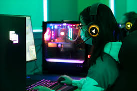 陀螺电竞周报丨五大电竞赛事落地成都；英雄联盟S13世界赛打破电竞收视率记录_全球_总决赛